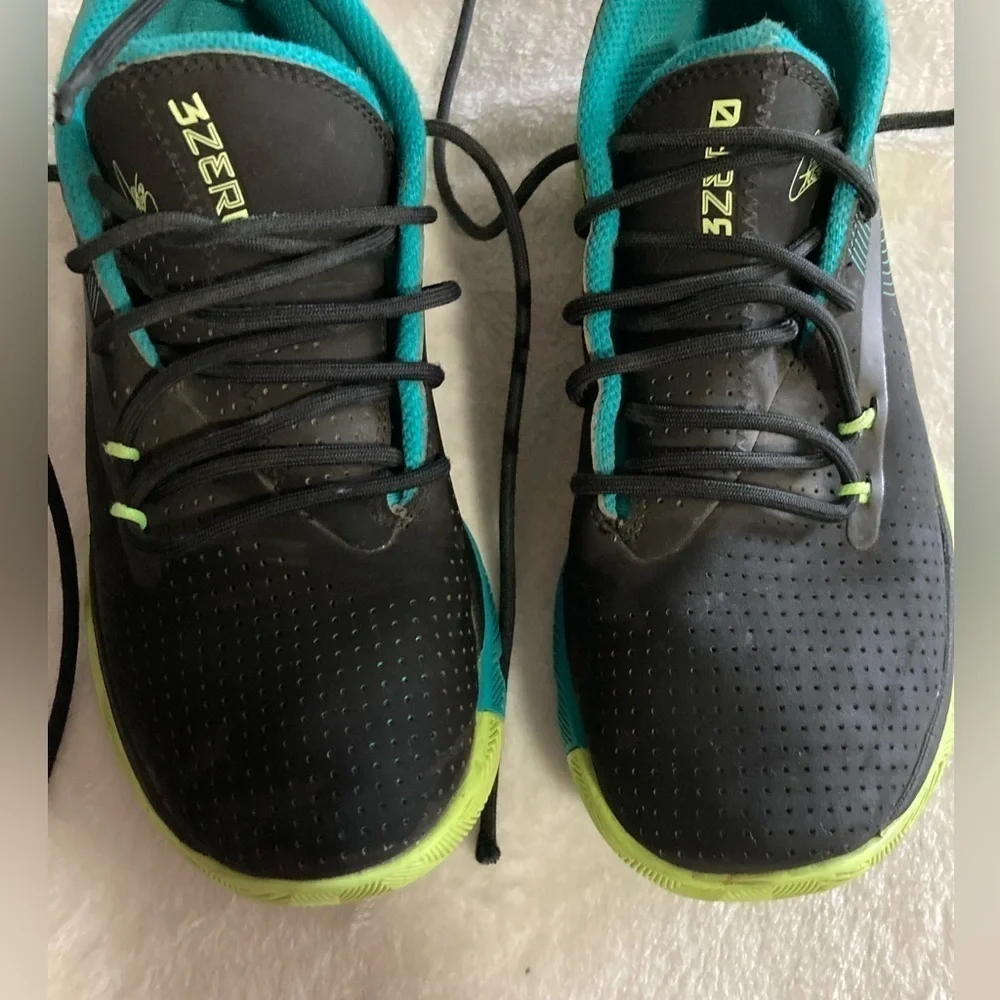Under Armour Youth 3Zero Multicolor Sneaker Tennis Shoes Size 5Y